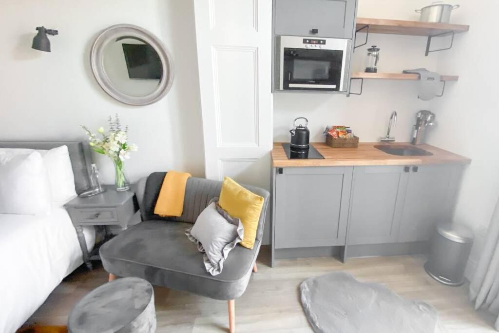 The Hideaway Apartment โฟล์กสตัน ภายนอก รูปภาพ