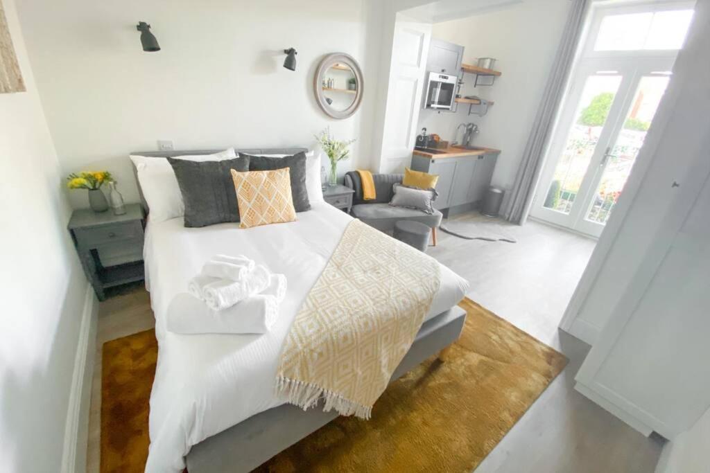 The Hideaway Apartment โฟล์กสตัน ภายนอก รูปภาพ
