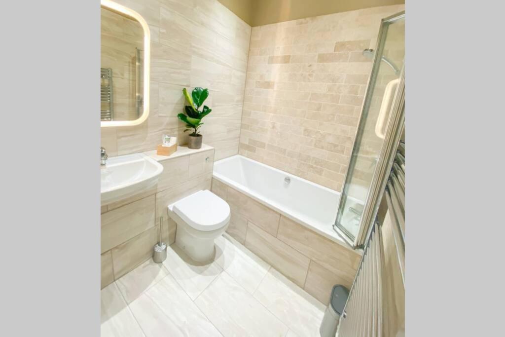The Hideaway Apartment โฟล์กสตัน ภายนอก รูปภาพ
